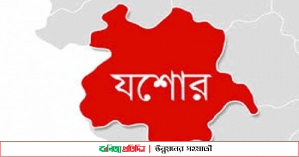 ট্রাকের ধাক্কায় প্রাণ হারালেন ৩ জন