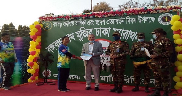 সুস্থ্যভাবে বাঁচতে হলে শরীর চর্চা জরুরী: সন্তু লারমা