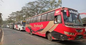 দৌলতদিয়া ঘাটে ফেরি পারাপারের অপেক্ষায় ৬ শতাধিক যানবাহন