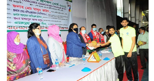 টার্গেট বল খেলায় রেফারি ও কোচ হলেন জবির দুই শিক্ষার্থী