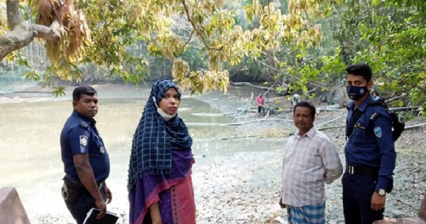 ফরিদগঞ্জে অবৈধ ড্রেজার মেশিন বিনষ্ট ও জরিমানা