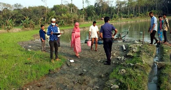 ফরিদগঞ্জে অবৈধ ড্রেজার মেশিন বিনষ্ট