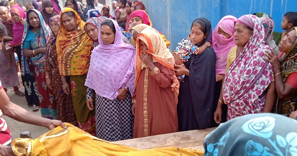 চলন্ত ট্রাকের নিচে ঝাঁপিয়ে পড়লেন মানসিক প্রতিবন্ধী