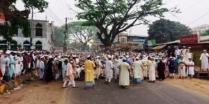 চট্টগ্রাম-কক্সবাজার মহাসড়কে হেফাজতের অবরোধ