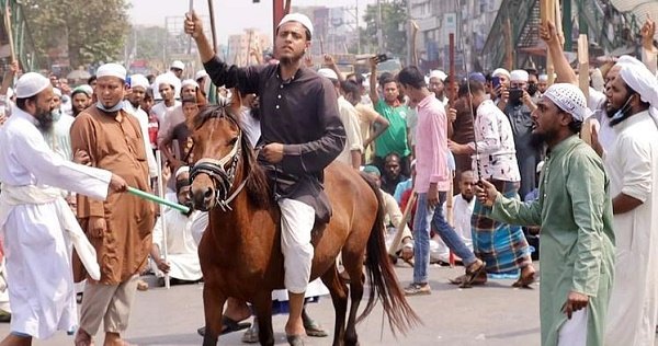 ঘোড়সওয়ার সেই হেফাজত নেতা গ্রেফতার