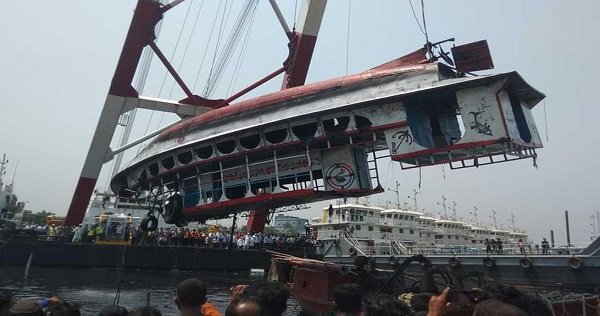 শীতলক্ষ্যায় লঞ্চডুবি: ২১ মরদেহ উদ্ধার, মৃতের সংখ্যা বেড়ে ২৬