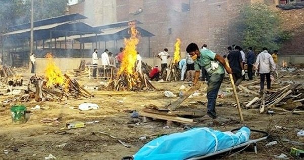 সরকার অক্সিজেন দিতে না পারলে শ্মশানে জায়গা দিক!