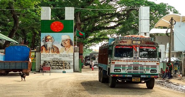 টানা ছুটির পর বেনাপোল বন্দর দিয়ে আমদানি-রফতানি শুরু