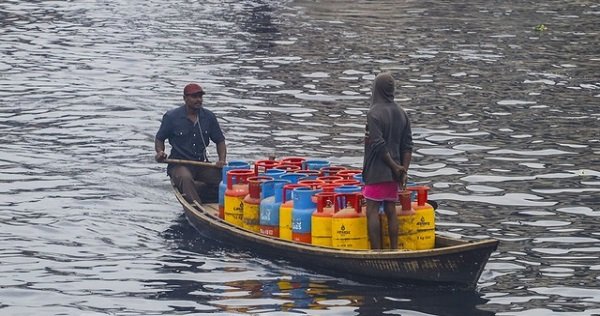 ১২ কেজি এলপিজি সিলিন্ডারের দাম ৯৭৫ টাকা