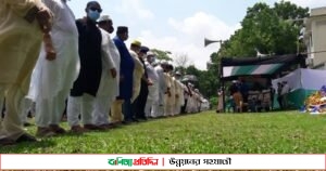 স্বামীর কবরের পাশেই চির শায়িত হলেন স্বাস্থ্যমন্ত্রীর মাতা