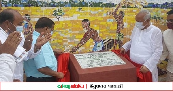 সিরাজগঞ্জে স্বাধীনতা স্কয়ারে মুক্তমঞ্চ নির্মাণ কাজের উদ্বোধন