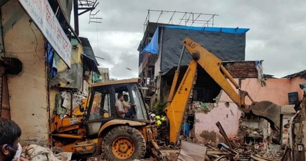 মুম্বাইয়ে ভবন ধসে আট শিশুসহ নিহত ১১