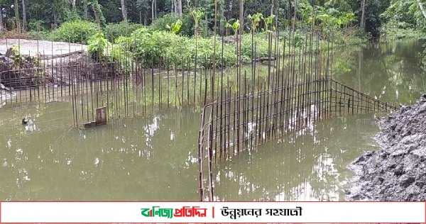 বেতাগীতে এলজিইডির কাজে অনিয়ম; তথ্য চাইলে সাংবাদিকদের সাথে দুর্ব্যবহার