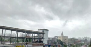 হালকা বৃষ্টি আর রোদের সঙ্গে কাটতে পারে দিন