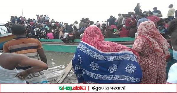 গার্মেন্টস খোলার খবরে, চিলমারী ঘাটে উপচেপড়া ভীর