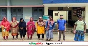 ভারত থেকে পুশইন, নওগাঁয় বিজিবির হাতে ৮ নারী পুরুষ আটক