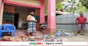 অসুস্থ বাবাকে উঠানে রাখল ছেলেরা, শ্বশুরবাড়িতে নিল মেয়ে