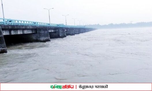 পানি নিয়ন্ত্রণে খোলা হল তিস্তার ৪৪ গেট