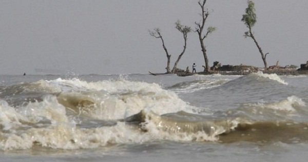 সাগরে গভীর নিম্নচাপ, ৩ নম্বর সতর্ক সংকেত বহাল