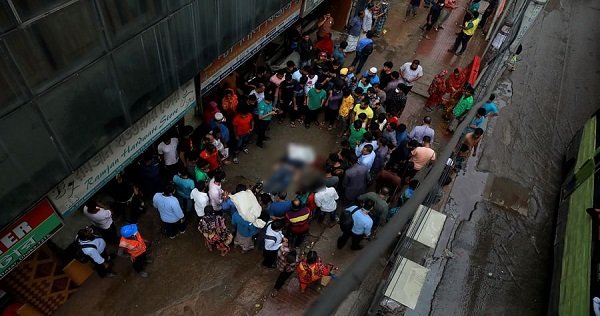 রাজধানীর কারওয়ান বাজারে বাসচাপায় একজনের মৃত্যু