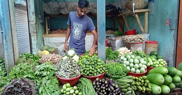 পঞ্চগড়ে সবজির বাজারে আগুন