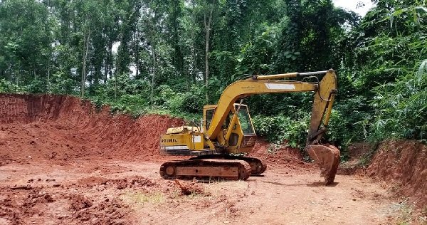 টাঙ্গাইলে হাসপাতালের নামে পাহাড় কেটে জলাশয় ভরাট, মাটি পাচার