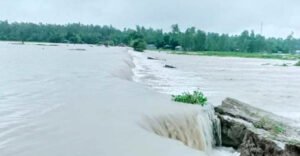 ভেঙে গেছে তিস্তার ফ্লাড বাইপাস, রেড অ্যালার্ট জারি