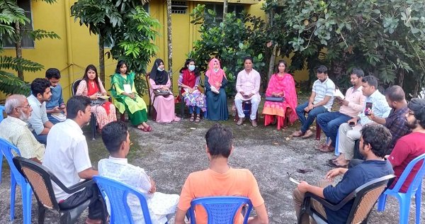 সাহিত্য মঞ্চের আয়োজনে মাসিক পাঠচক্র অনুষ্ঠিত