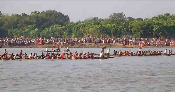 মাগুরায় গড়াই নদীতে শেখ রাসেল নৌকা বাইচ প্রতিযোগীতা অনুষ্ঠিত