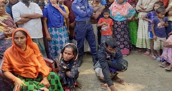 ছেলের লাশ বালি চাপা দিয়ে নির্বাচনী প্রচারণায় মা-বাবা