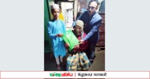 ফরিদগঞ্জে শিক্ষার্থীদের মাঝে শিক্ষা উপকরণ বিতরণ