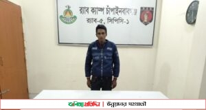 চাঁপাইনবাবগঞ্জে ফেনসিডিলসহ আটক ১