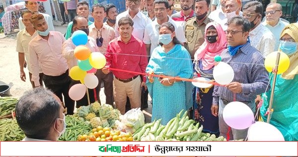 সুবর্ণচরে নিরাপদ সবজি বিক্রয় কেন্দ্রের উদ্বোধন