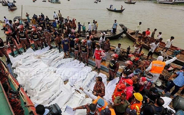 নৌ দুর্ঘটনা রোধে দৃশ্যমান ব্যবস্থা গ্রহণের দাবি ১২ সংগঠনের