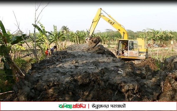 ৪০ দিন কর্মসূচির কাজে শ্রমিকের পরিবর্তে এস্কোভেটর ব্যবহার