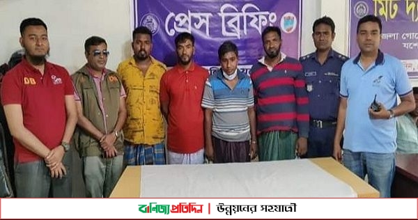 তরুণ-তরুণীকে নির্যাতনের পর জামিন পেল ইউপি সদস্য