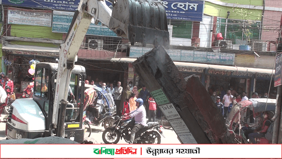 টাঙ্গাইলে পৌরসভায় অবৈধ স্থাপনা উচ্ছেদ করেছে পৌরসভা ও প্রসাশন