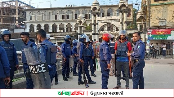 চাঁদপুরে পুলিশের সাথে স্বেচ্ছাসেবক দলের ধাওয়া পাল্টা ধাওয়া