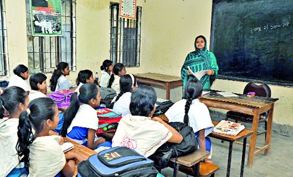 পড়াশোনার খরচ পাবে মৃত প্রাথমিক শিক্ষকের নাবালক সন্তান