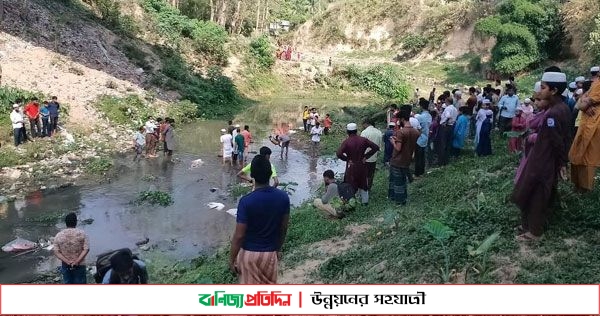 ব্রীজ থেকে লাফিয়ে শিক্ষকের আত্মহত্যা