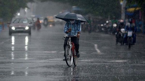 সারাদেশে ঝড়-বৃষ্টির পূর্বাভাস, তাপমাত্রা কমতে পারে ৩ ডিগ্রি