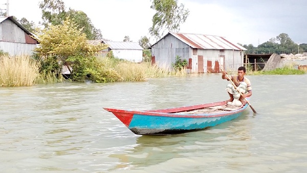 সিরাজগঞ্জে যমুনার পানি কমলে বিপদসীমার ৫৬ উপরে