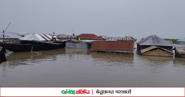 কুড়িগ্রামে পানিবন্দী আড়াই লাখ মানুষ