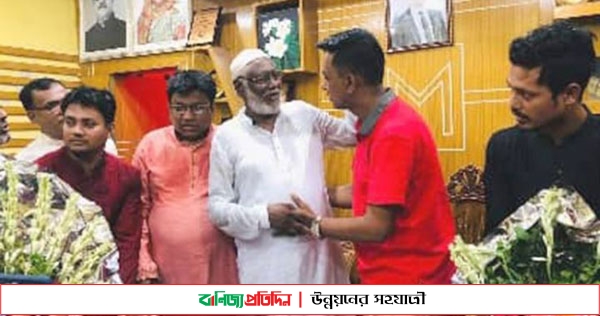 ফুলেল শুভেচ্ছা নিলেন না রায়পুর আ.লীগের সাংগঠনিক সম্পাদক