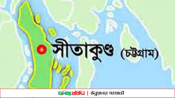 সীতাকুণ্ডে দুর্বৃত্তের হামলায় প্রাণ গেলো বাবার, হাসপাতালে ছেলে