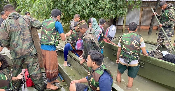 আটকেপড়া ঢাবি শিক্ষার্থীদের উদ্ধার করেছে সেনাবাহিনী