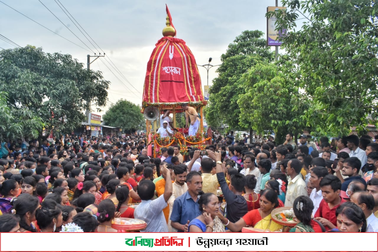 বগুড়ায় উৎসবমুখর পরিবেশে রথযাত্রা অনুষ্ঠিত