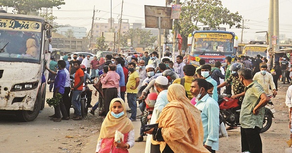 ঢাকায় পরিবহন সংকট, ভোগান্তিতে অফিসগামী মানুষ