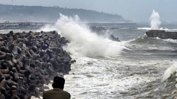 নিম্নচাপে পরিণত হলো লঘুচাপ, জলোচ্ছ্বাসের শঙ্কা সংকেত বহাল