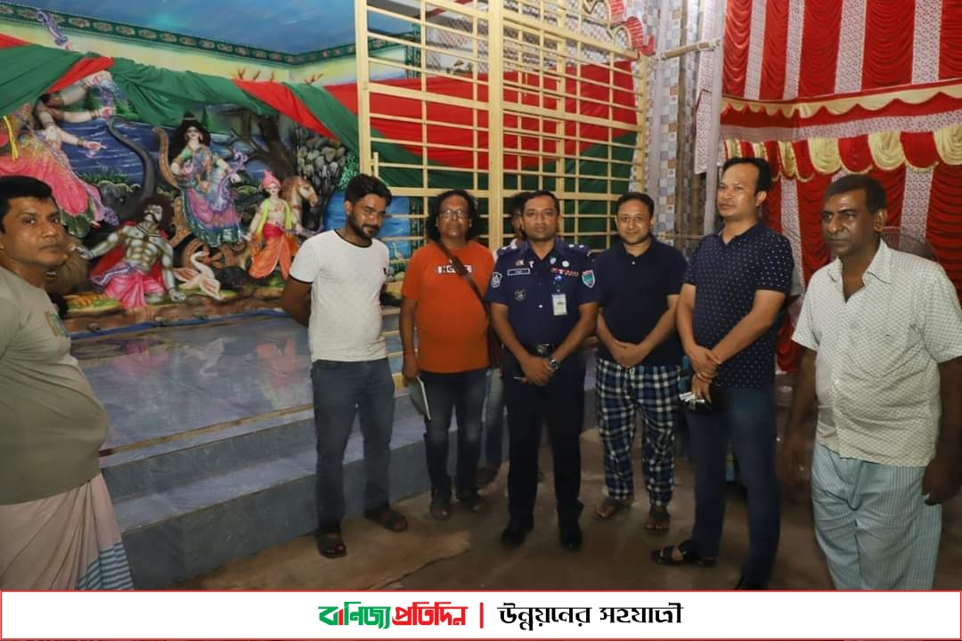 চুয়াডাঙ্গায় পূজামন্ডপ পরিদর্শন করলেন পুলিশ সুপার